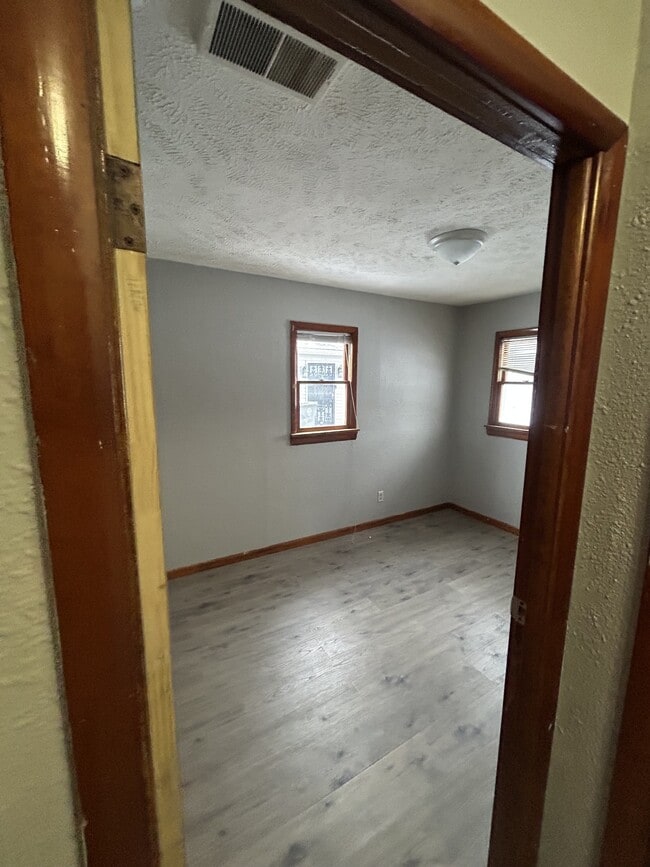 Building Photo - 3203 McGuffey Rd