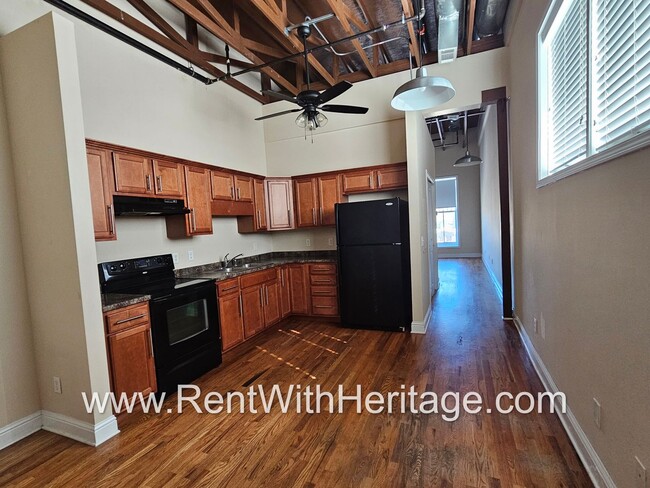 Building Photo - WOW!!!....GORGEOUS LOFT APARTMENT ( TOTAL ...