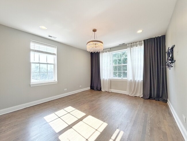 Building Photo - 2427 W Grenshaw St