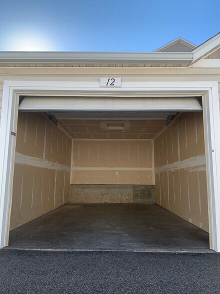 Building Photo - 2464 Thunder Mountain Dr