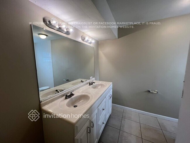 Building Photo - 11385 NW 41st St