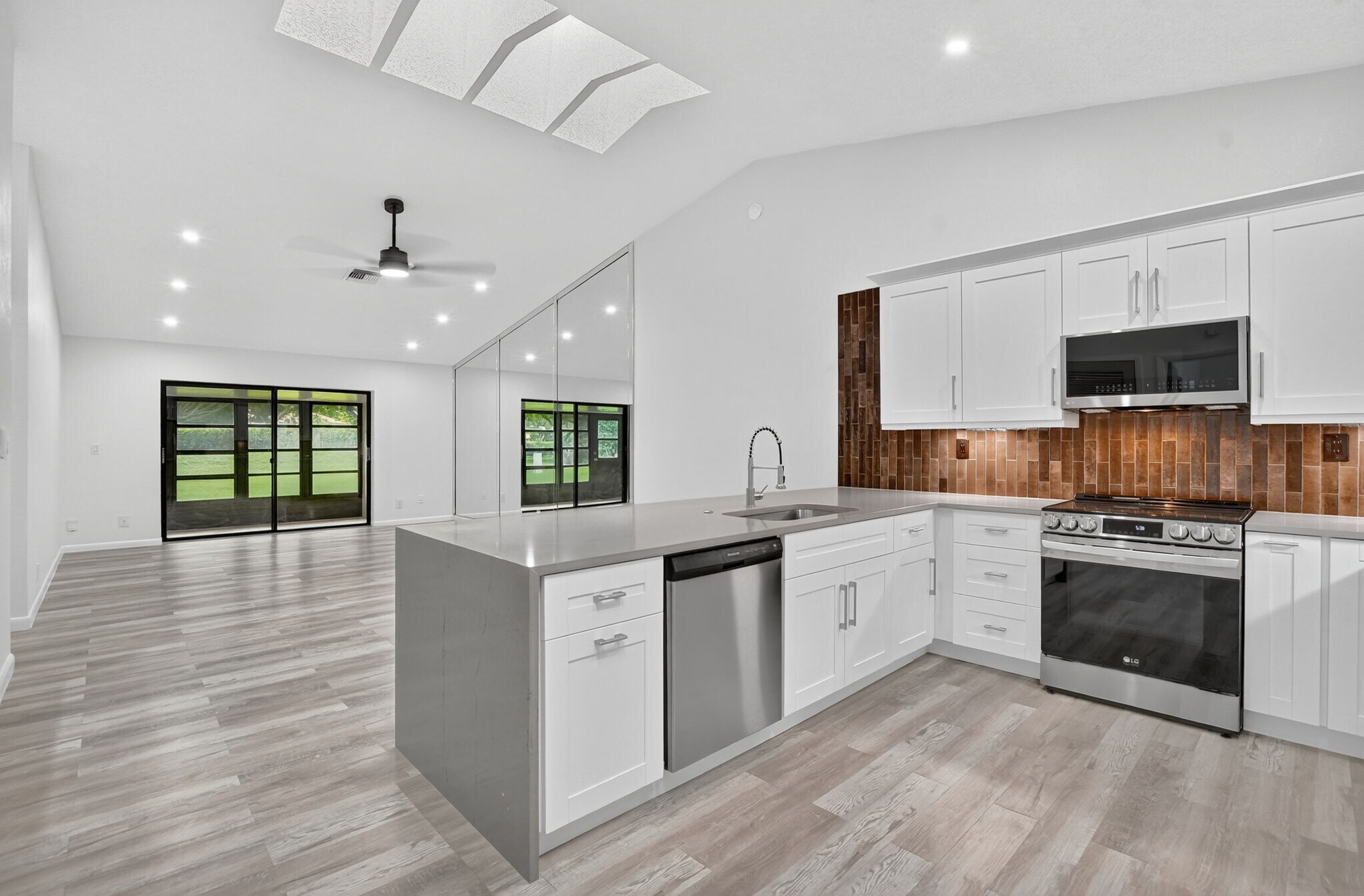 Building Photo - 22576 Vistawood Way