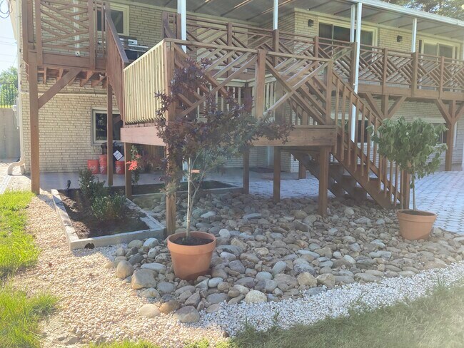Building Photo - 1398 Jonestown Rd