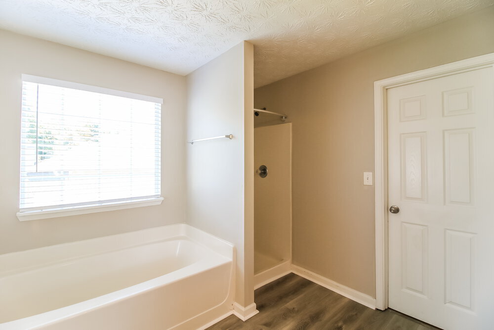 Building Photo - 3505 Creekview Dr