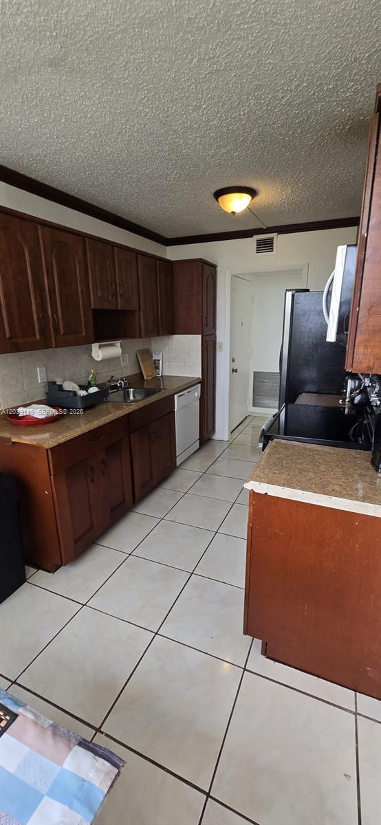 Building Photo - 1300 NE Miami Gardens Dr