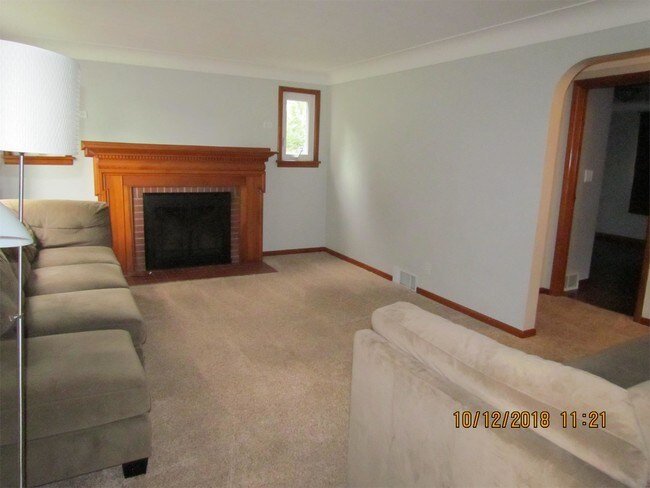 Building Photo - 9760 Monclova Rd
