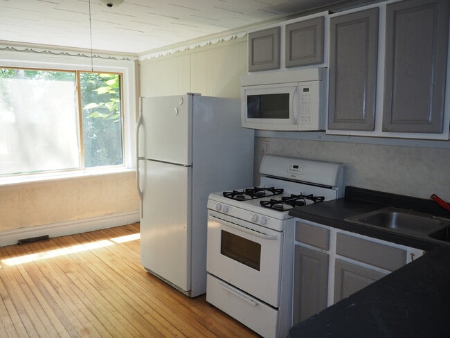 Building Photo - 9931 143rd Pl