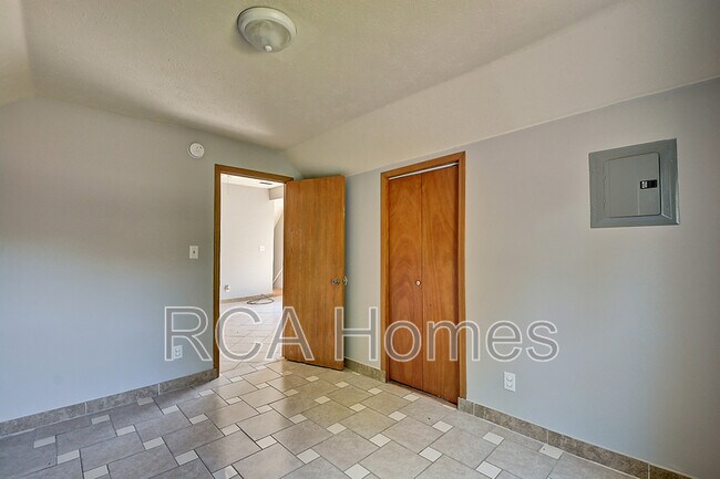Building Photo - 52 Jenny Ln