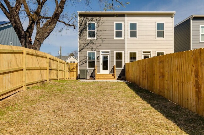 Building Photo - 2224 Perry St