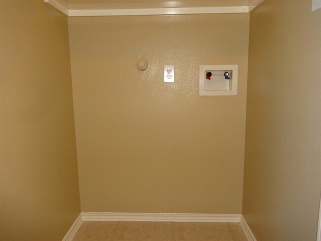 Building Photo - 21515 Rose Mill Dr