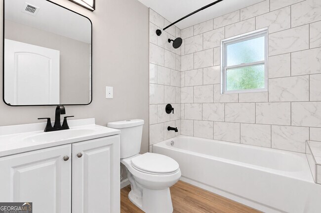 Building Photo - 1639 Bridgeport Dr NW