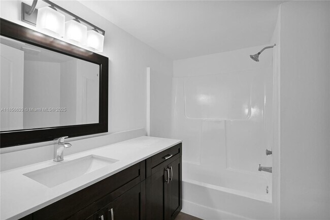 Building Photo - 9715 Fontainebleau Blvd
