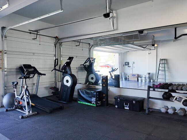 Building Photo - Exquisite Luxury Rental in Prestigious Gated Tule Springs Community