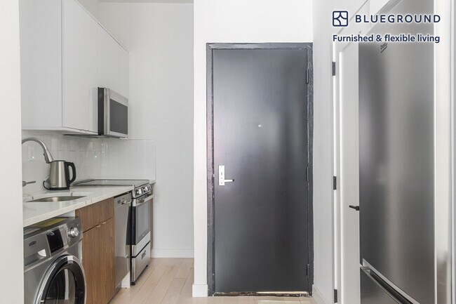 Building Photo - 501 1/2 E 83rd St