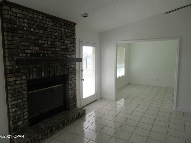 Building Photo - 3218 Game Farm Rd