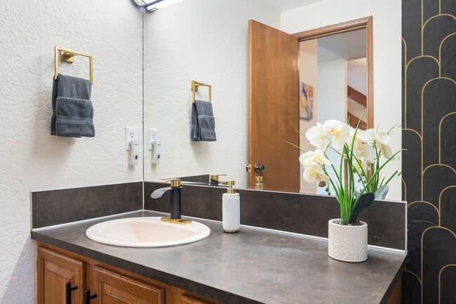 Building Photo - 5504 NE 190th St