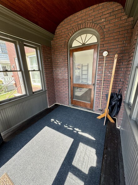 Entry - 1132 Milford St