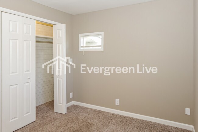 Building Photo - 3524 Flamingo Rd SW