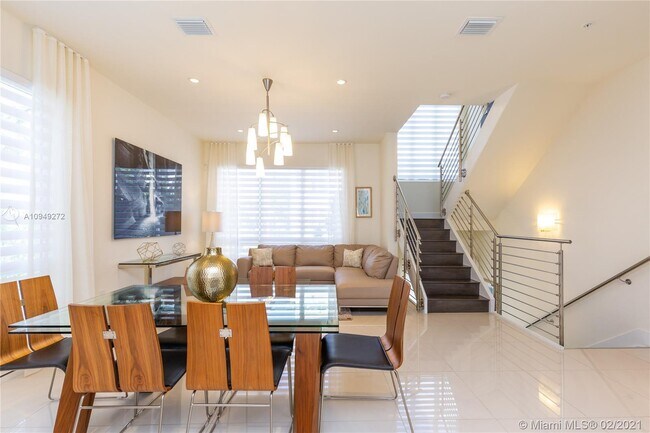 Building Photo - 6611 NW 105th Pl