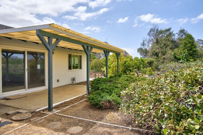 Building Photo - Spacious 4-bedroom, 2-bathroom home in coveted University City