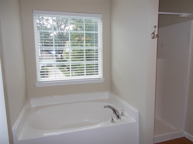 Building Photo - 10505 Meadow Crossing Ln