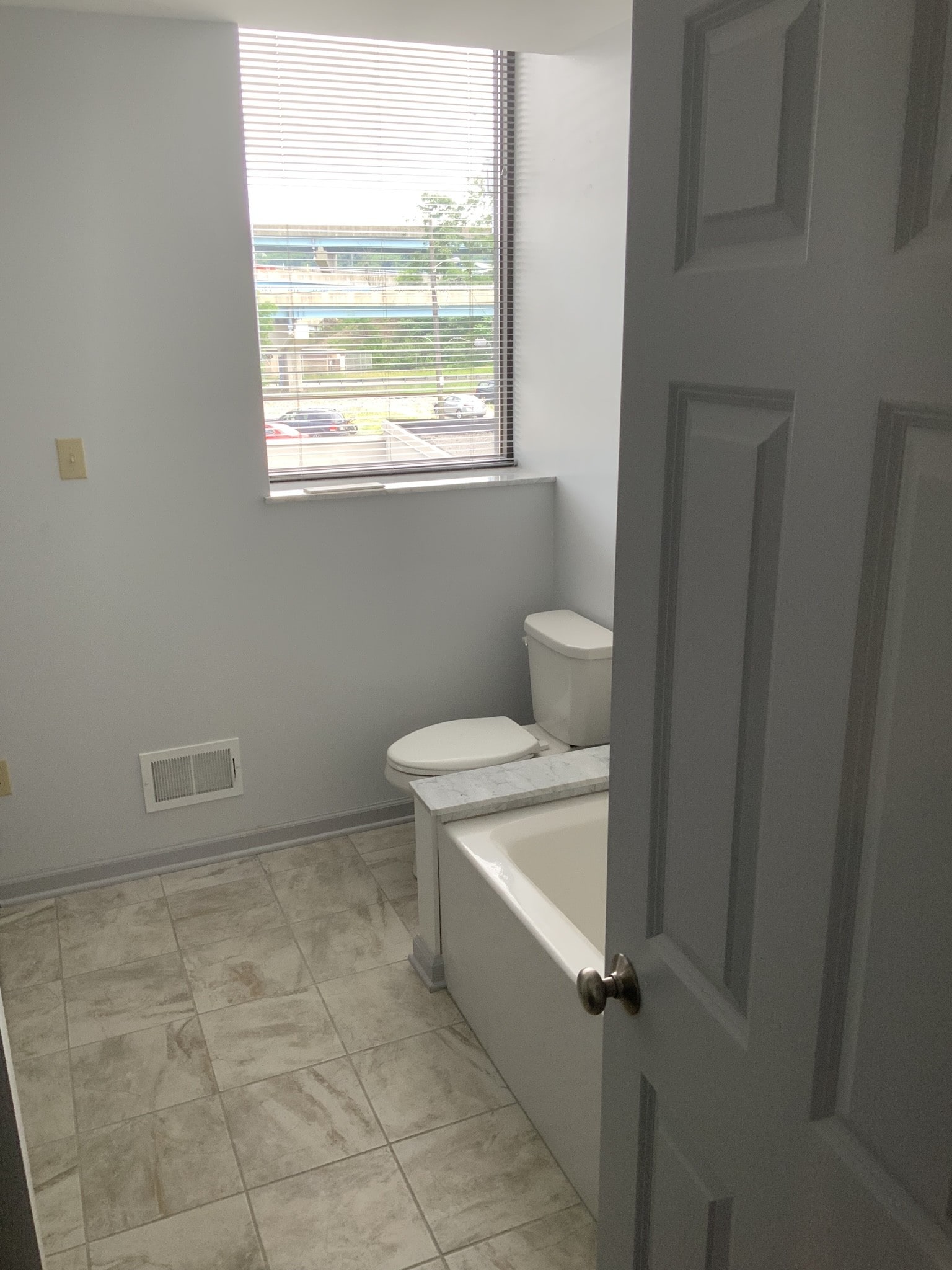 Bathroom - 64 Bridge St