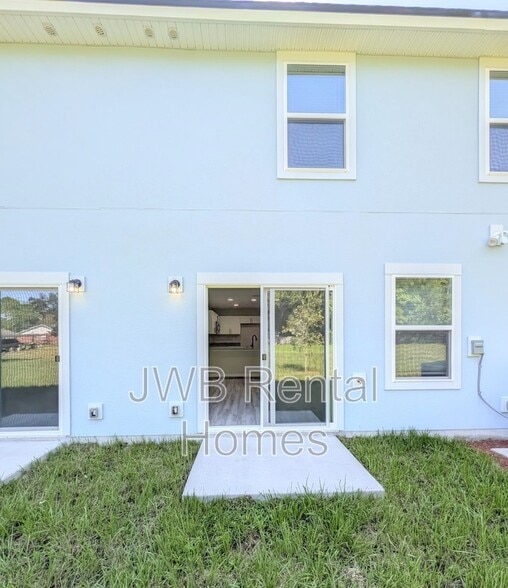 Building Photo - 1120 Comanche St