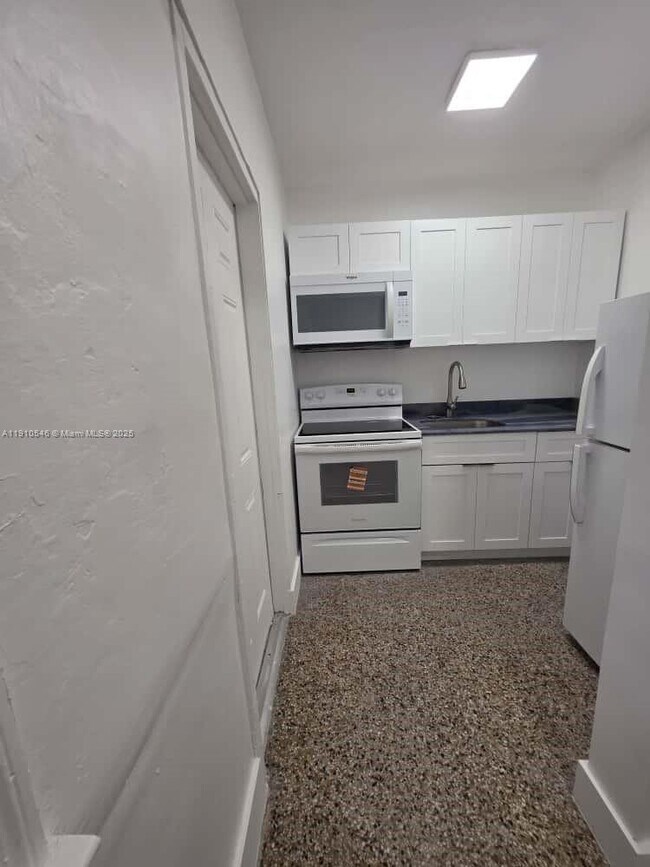 Building Photo - 1948 Fillmore St