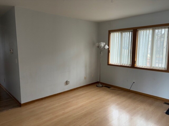 Building Photo - 3465 La Salle Dr