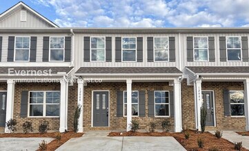 Building Photo - 3 Bed/3 Bath Townhome with Off-Street Parking / Pet-Friendly / Vouchers Accepted / Available Now!