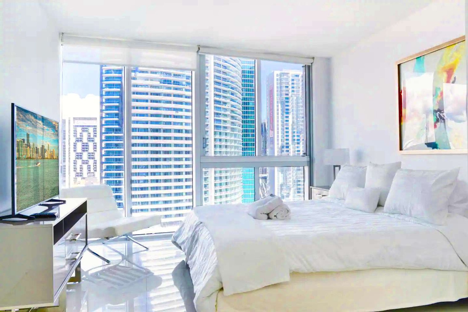Building Photo - 485 Brickell Ave