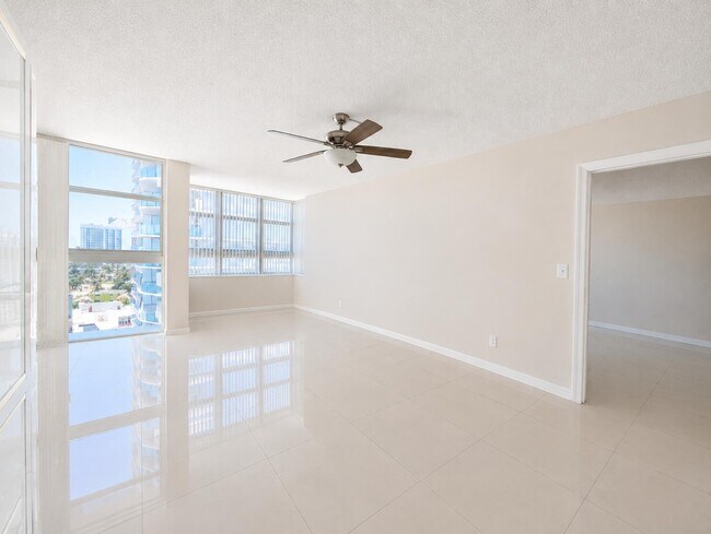 Building Photo - 1370 S Ocean Blvd