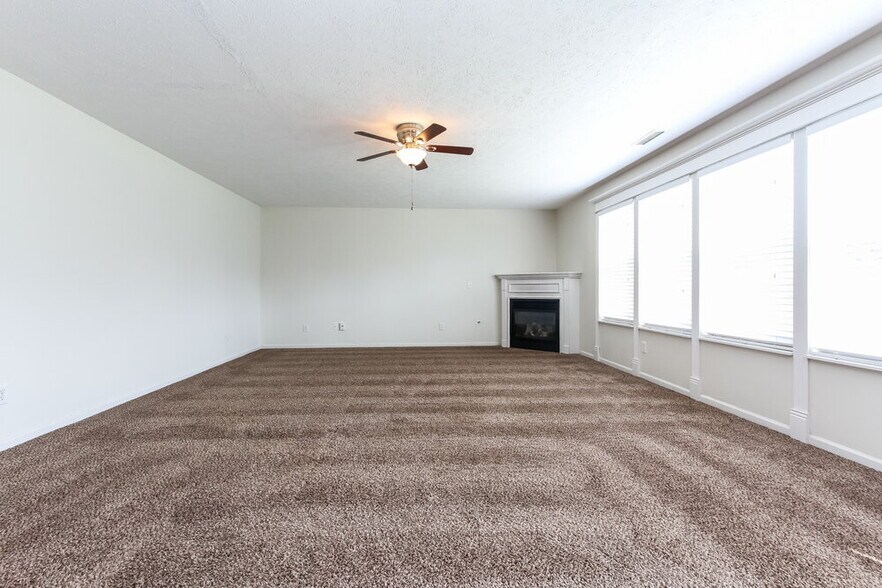 Building Photo - 10783 Standish Pl