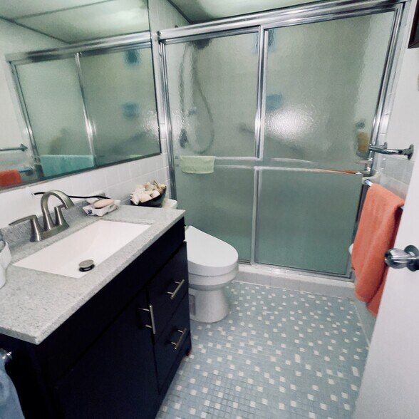 Building Photo - 1001 City Ave