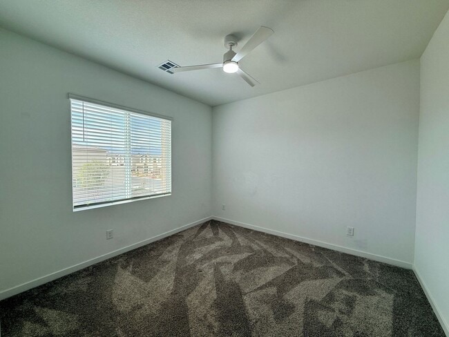 Building Photo - Beautiful Spring Valley Lennar Home-Make it yours today!