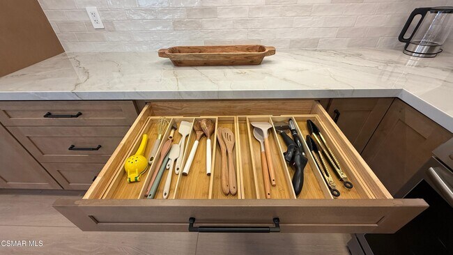 Building Photo - 3439 Highwood Ct