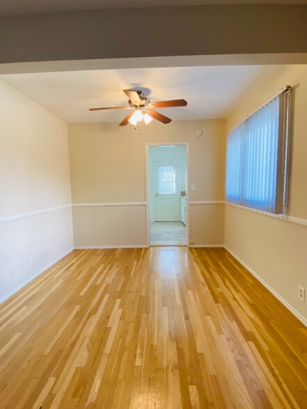 Building Photo - 283 S El Molino Ave