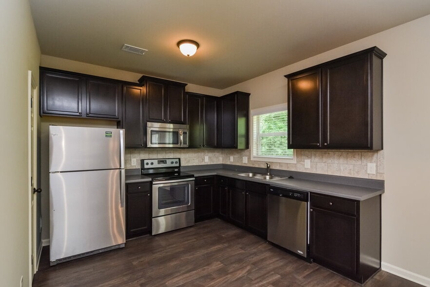 Building Photo - 1337 Avington Glen Way