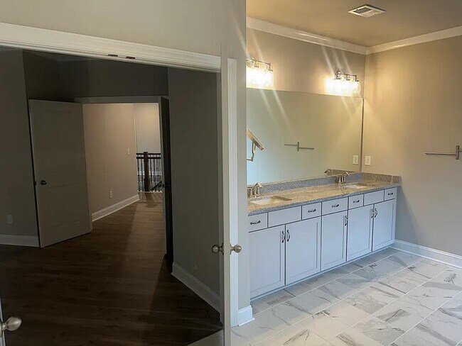 Building Photo - 1519 Windward Dr