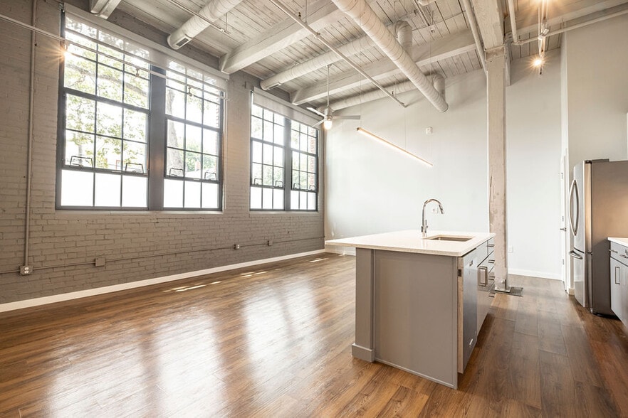 Building Photo - Mueller Lofts