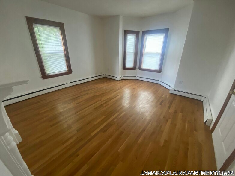 Building Photo - 3 Nira Ave