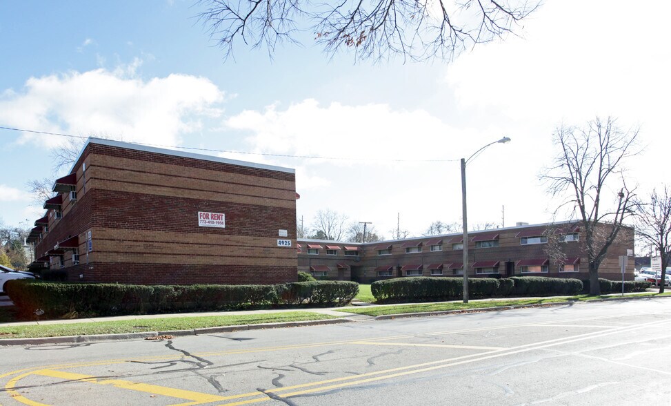 Building Photo - 4925 Fairview Ave