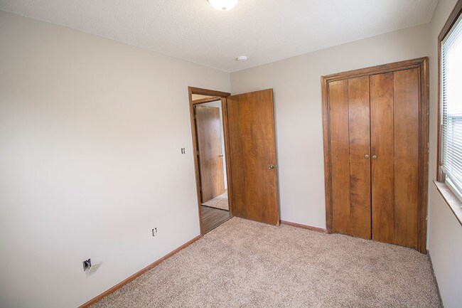 Building Photo - 213 E El Cortez Dr