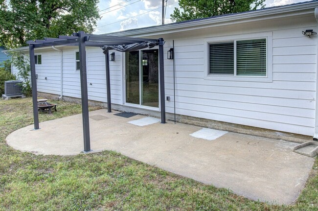 Building Photo - Fully Rebuilt 3BD Gem with Designer Finish...