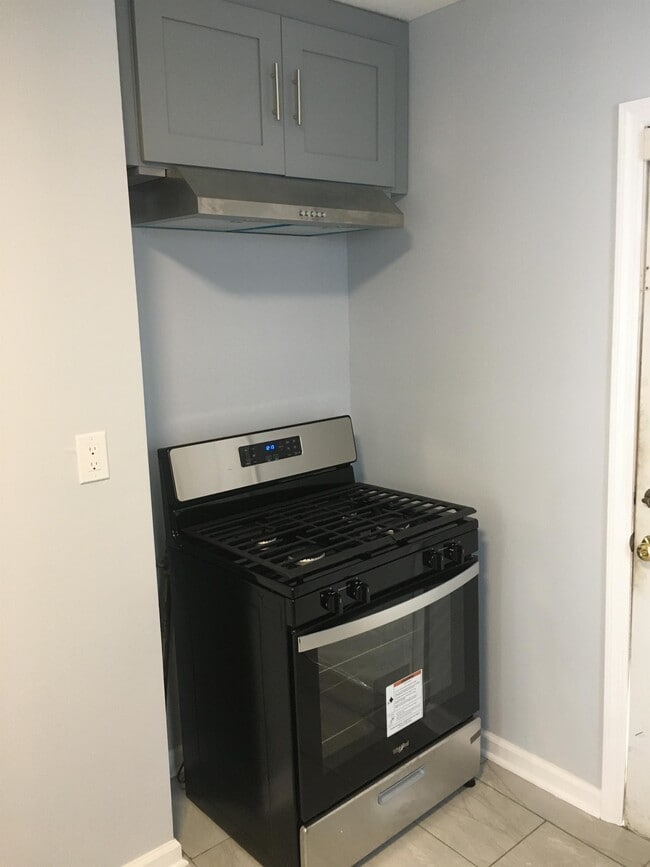 Building Photo - 37 Wyckoff St