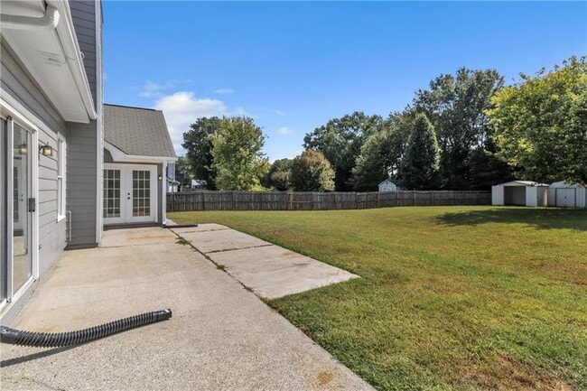 Building Photo - 250 Meadow View Dr