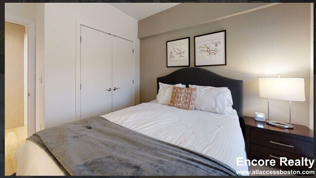 Building Photo - 1085 Boylston St