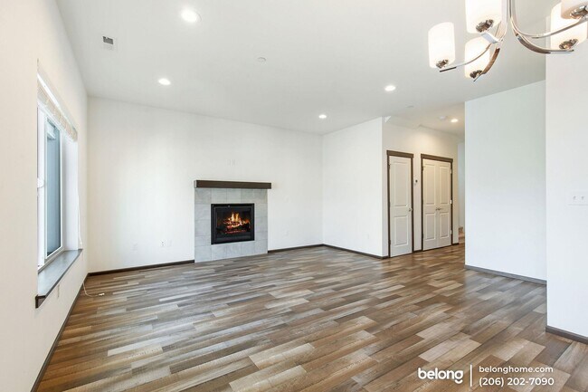 Building Photo - 12010 27th Ct S
