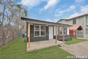 Building Photo - 123 Calles St