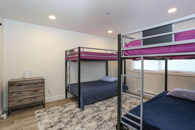 Building Photo - 6 month lease! Updated Baldy Breckenridge Townhome! Dogs negotiable!